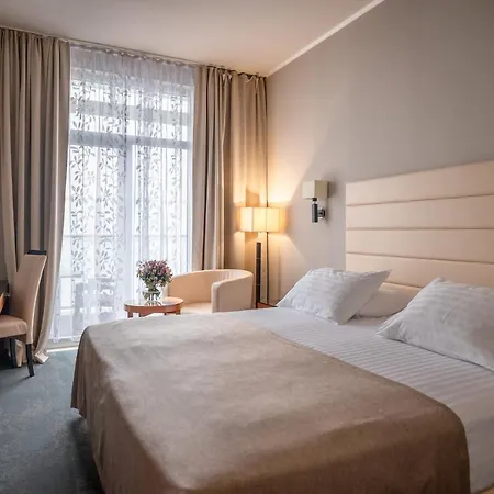 Lero Hotel 4*