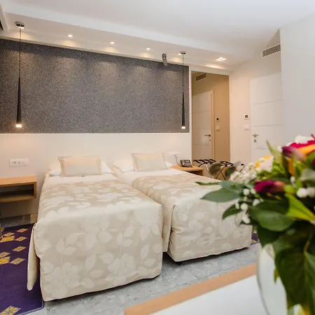 Hotel Lero 4*